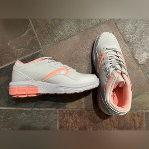 Gravity Defyer (Gdefy) new never worn, women’s support sneakers size 10